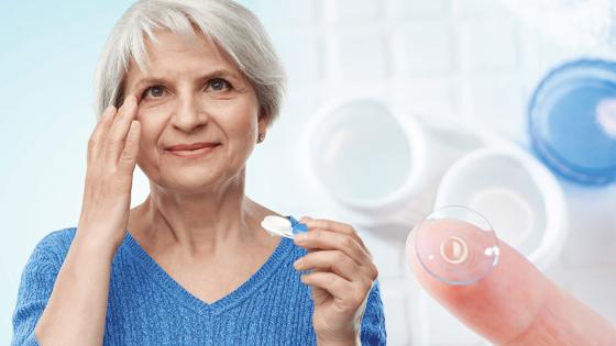 Extraen 23 lentes de contacto a una mujer de 70 años Extraen 23 lentes de contacto a una mujer de 70 años