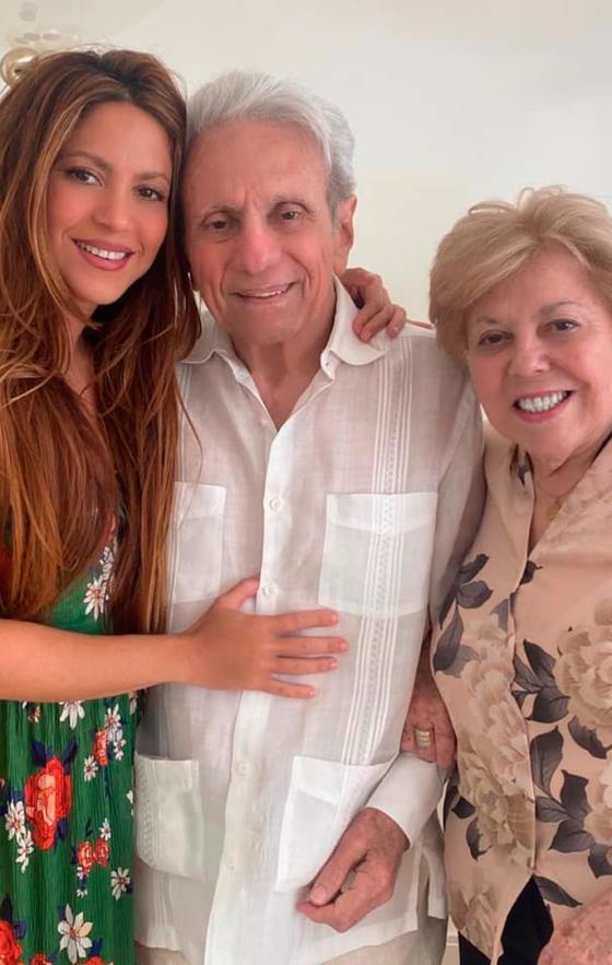 ¿Quiénes son los ocho hermanos de Shakira? ¿Quiénes son los ocho hermanos de Shakira?