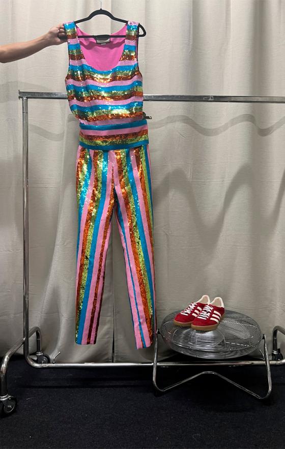 Los outfits más icónicos de Harry Styles en sus conciertos