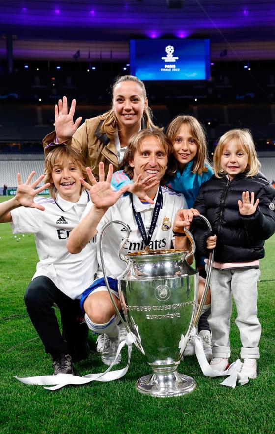 Las esposas de los futbolistas Las esposas de los futbolistas que disputan la Copa del Mundo