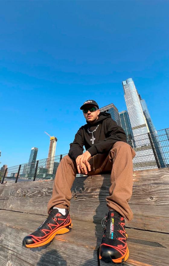 la estatura de los reguetoneros Bad Bunny y la estatura de los reguetoneros más famosos