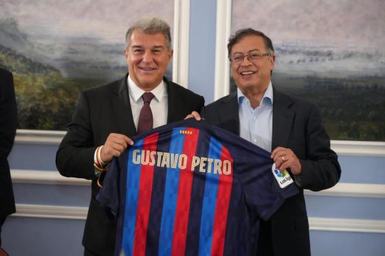 Gustavo Petro Barcelona noticias Colombia academia de fútbol