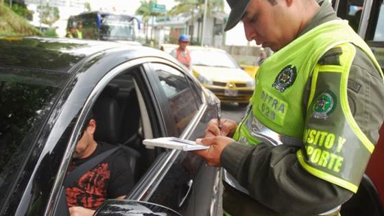 Policía tránsito Cali