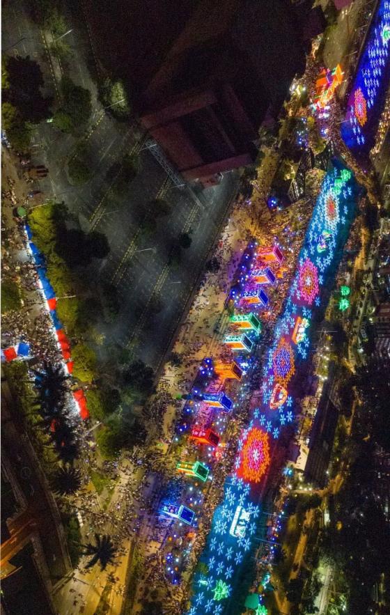 Así lucen los alumbrados navideños en algunas ciudades de Colombia Así lucen los alumbrados navideños en algunas ciudades de Colombia