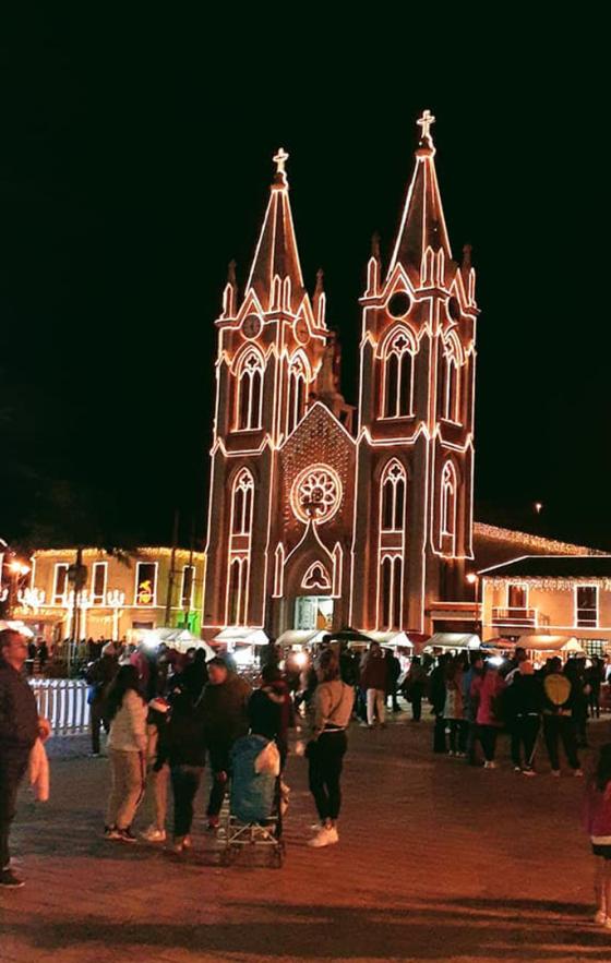 Así lucen los alumbrados navideños en algunas ciudades de Colombia Así lucen los alumbrados navideños en algunas ciudades de Colombia