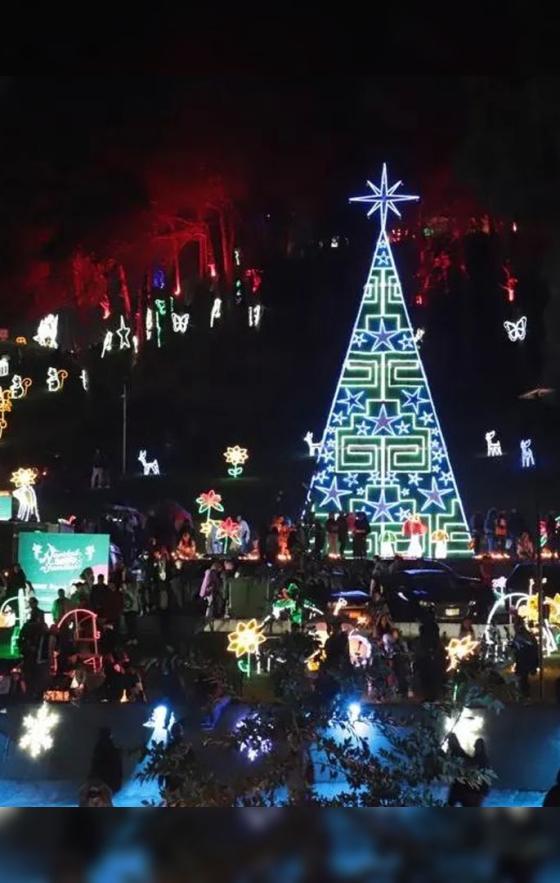 Así lucen los alumbrados navideños en algunas ciudades de Colombia Así lucen los alumbrados navideños en algunas ciudades de Colombia
