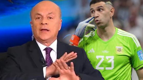 Carlos Antonio Vélez se va contra el Dibu Martínez Carlos Antonio Vélez