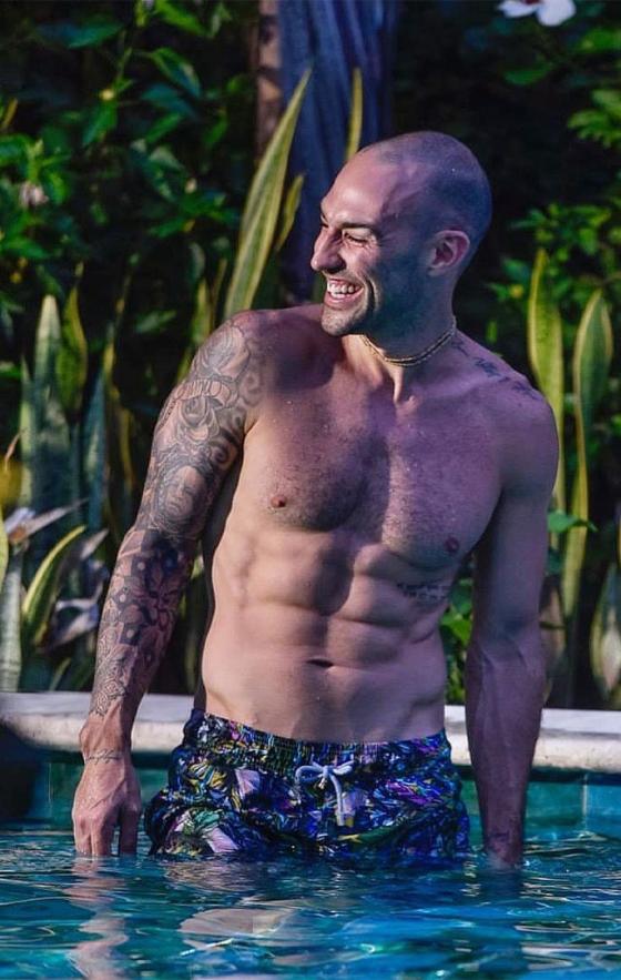 Las fotos más candentes de Leo Cocinero de 'Survivor'