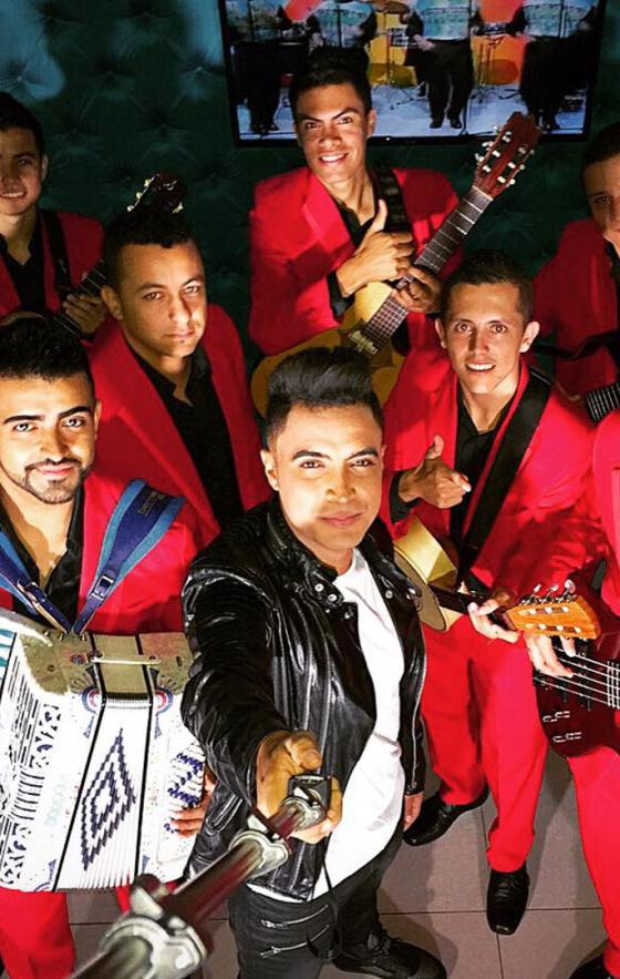Jhon Alex Castaño y su trayectoria en la música popular Jhon Alex Castaño y su trayectoria en la música popular