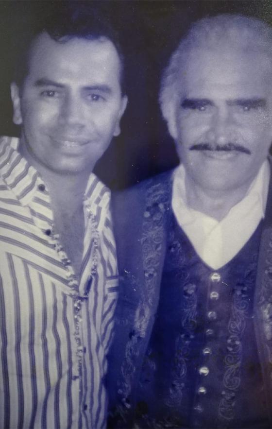 Jhonny Rivera y el desarrollo de su carrera artística Jhonny Rivera y el desarrollo de su carrera artística