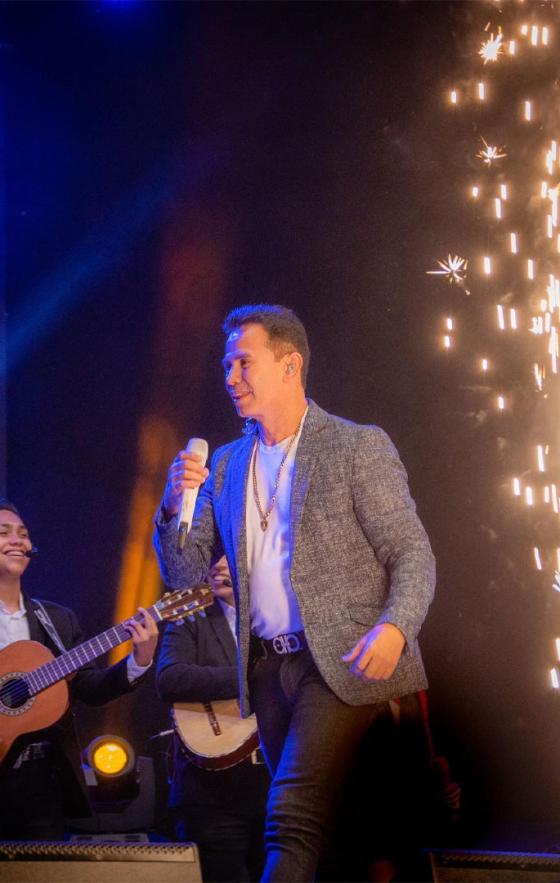 Jhonny Rivera y el desarrollo de su carrera artística Jhonny Rivera y el desarrollo de su carrera artística