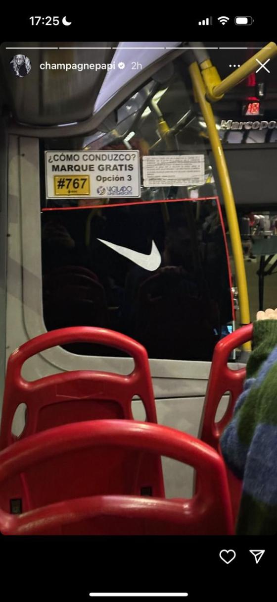Drake montando en Transmilenio Drake montando en Transmilenio