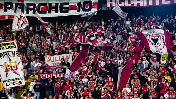 Hinchas de América y Santa Fe