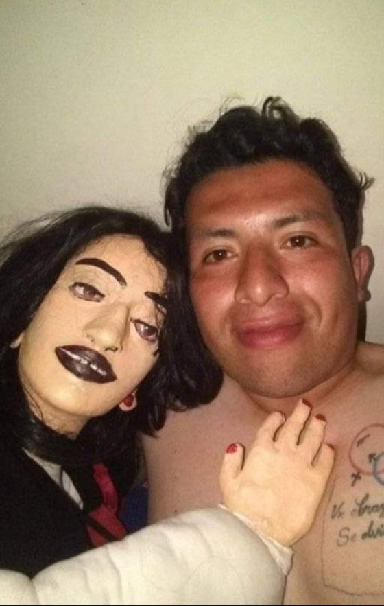 La historia de Cristian Montenegro y su familia de trapo La historia de Cristian Montenegro y su familia de trapo