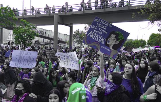 Las marchas del 8M en Bogotá en imágenes