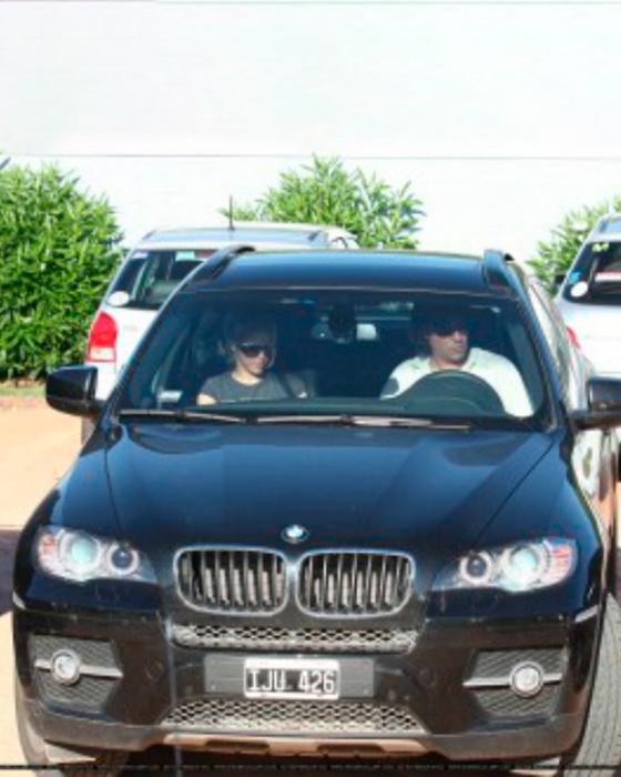 La lujosa colección de carros de Shakira