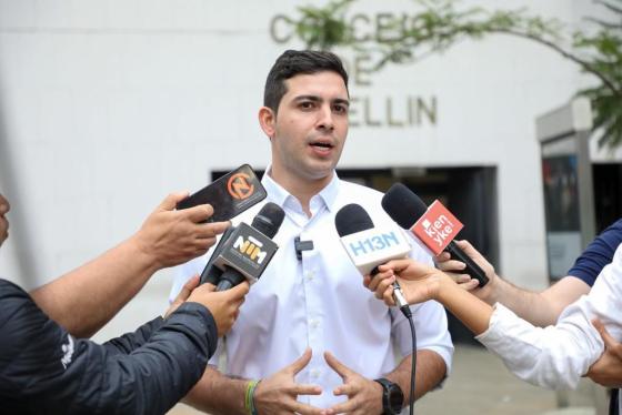 Esteban Restrepo denuncia a concejales de Medellín 