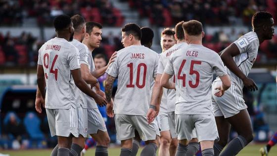 El jugador disputó 20 partidos con el entrenador español James Rodríguez sin técnico: Olympiacos despidió a Michel