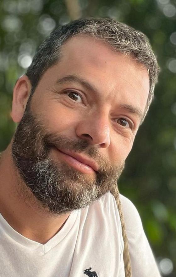 famosos colombianos sin barba