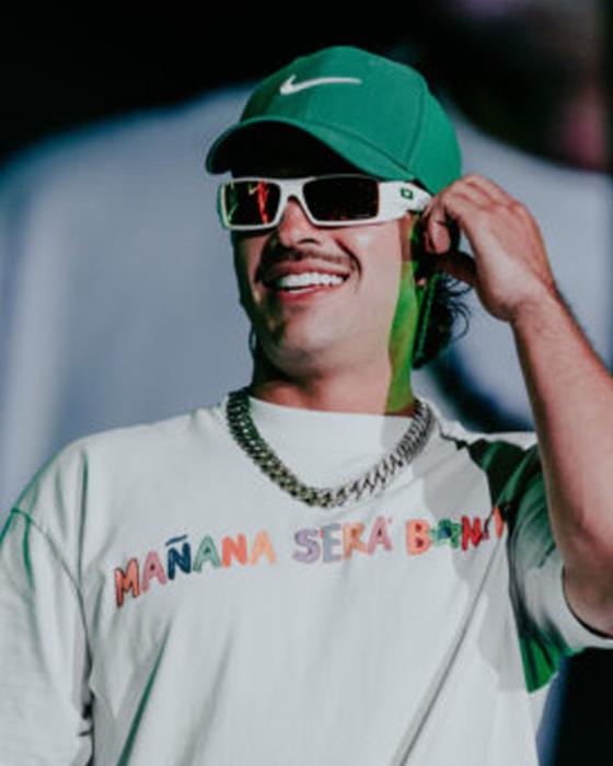 Los outfits más controversiales de Feid Los outfits más controversiales de Feid