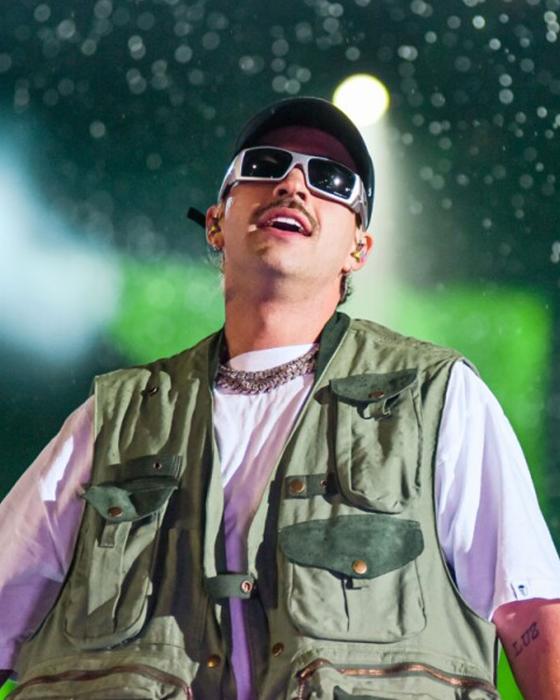 Los outfits más controversiales de Feid Los outfits más controversiales de Feid