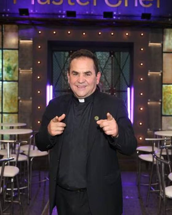 Padre Walter de Jesús Zapata: De sacerdote a la cocina masterchef celebrity colombia