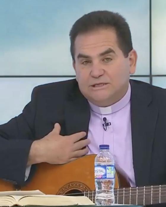 Padre Walter de Jesús Zapata: De sacerdote a la cocina masterchef celebrity colombia Padre Walter de Jesús Zapata: De sacerdote a la cocina masterchef celebrity colombia