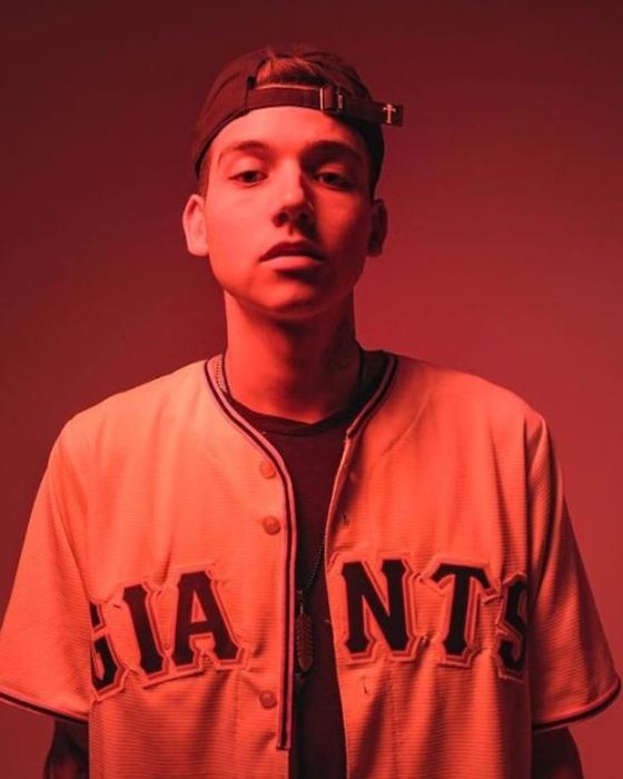Sky Rompiendo: El productor detrás de hit musicales Sky Rompiendo: El productor detrás de hit musicales