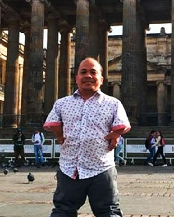 Alexis Calvo: de pandillas, guerra y paz a sabados felices Alexis Calvo: de pandillas, guerra y paz a sabados felices