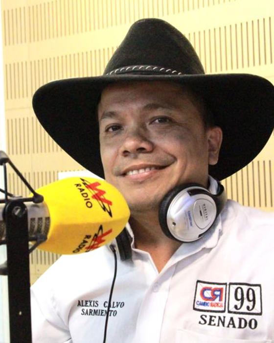 Alexis Calvo: de pandillas, guerra y paz a sabados felices Alexis Calvo: de pandillas, guerra y paz a sabados felices