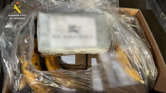 Las organizaciones del país que luchan en contra del narcotráfico detectaron un grande envío de mercancía de Colombia al puerto español. Las organizaciones del país que luchan en contra del narcotráfico detectaron un grande envío de mercancía de Colombia al puerto español.