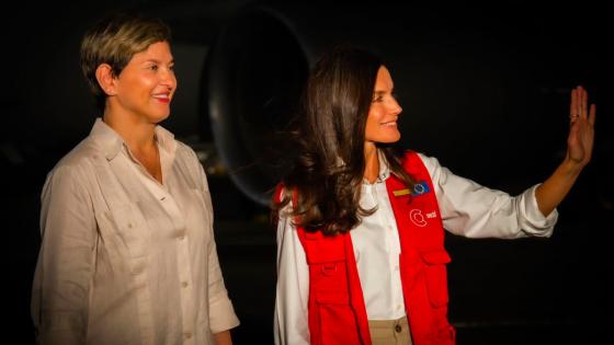 Reina Letizia llegó a Colombia y fue recibida por Alcocer