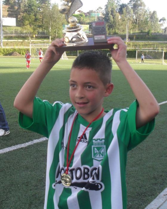 Andrés Salazar: promesa del fútbol colombiano Andrés Salazar: promesa del fútbol colombiano