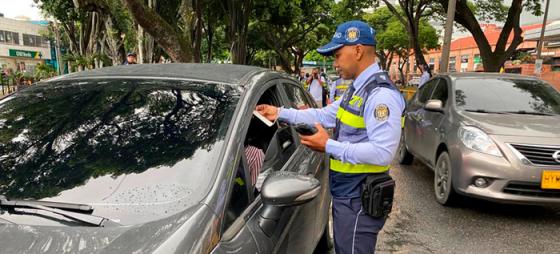 Agentes de Tránsito Cali Colombia 