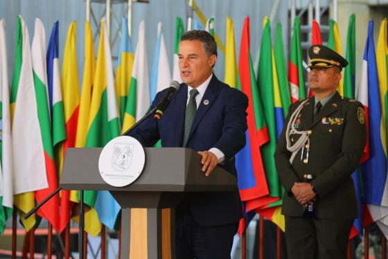 Aníbal Gaviria Correa Gobernador de Antioquia Aníbal Gaviria Correa Gobernador de Antioquia