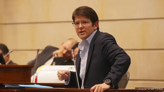 UNP deja mal parado a Miguel Uribe por subsidio a la gasolina