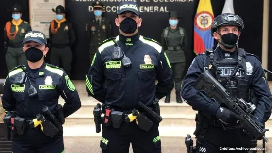 Policías fusiles