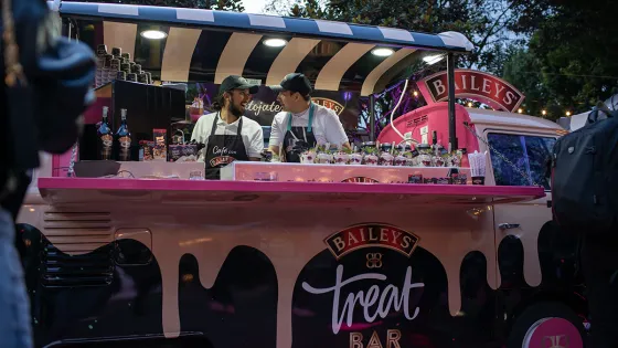 Llega a Provenza en Medellín el ‘Baileys Treat Bar Móvil’ ‘Baileys Treat Bar Móvil’ es el bar móvil de Baileys