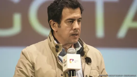 Empresarios se molestaron con Rodrigo Lara por llegar tarde a debate Empresarios se molestaron con Rodrigo Lara por llegar tarde a debate