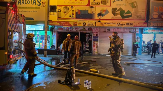 Incendio en el centro de Medellín en establecimiento de comercio Incendio en el centro de Medellín en establecimiento de comercio