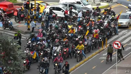 Decenas de motociclistas impidieron el paso hacia el aeropuerto El Dorado
