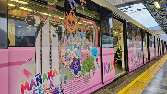 El Metro de Medellín tiene un tren brandeado con Karol G y su album "Mañana será Bonito" El Metro de Medellín tiene un tren brandeado con Karol G y su album "Mañana será Bonito"