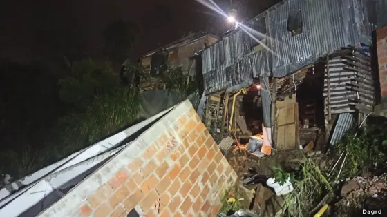 Dos personas lesionadas dejó el colapso de una vivienda en Medellín