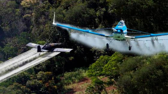 ¿Aviones para glifosato ahora apagarán incendios forestales? Esto se sabe