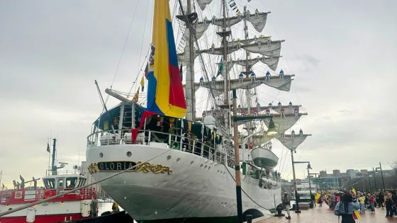 Buque Gloria llegó a EE.UU. como embajador del país de la belleza Buque Gloria llegó a EE.UU. como embajador del país de la belleza