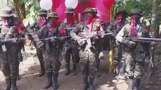 Al ritmo de Arjona, el ELN busca reclutar mujeres durante el 8M