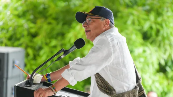Con cadena de Whatsapp, Petro busca desmentir los mitos de la reforma pensional Con cadena de Whatsapp, Petro busca desmentir los mitos de la reforma pensional