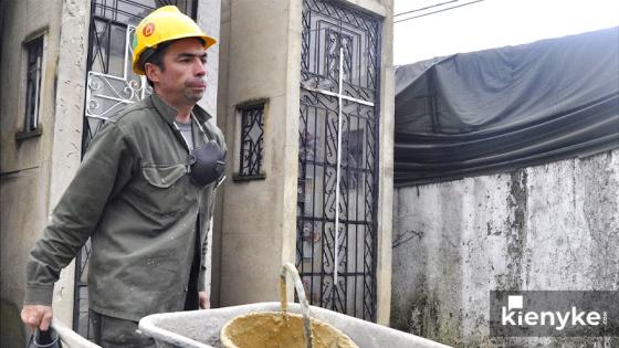 El sepulturero más antiguo del cementerio central