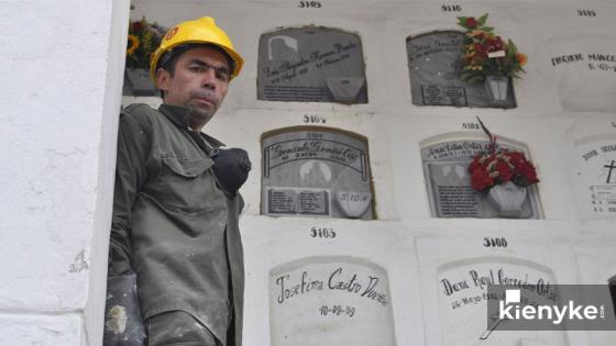 El sepulturero más antiguo del cementerio central