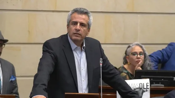 Corte Suprema citó al ministro Luis F. Velasco por caso de sobornos Corte Suprema citó al ministro Luis F. Velasco por caso de sobornos